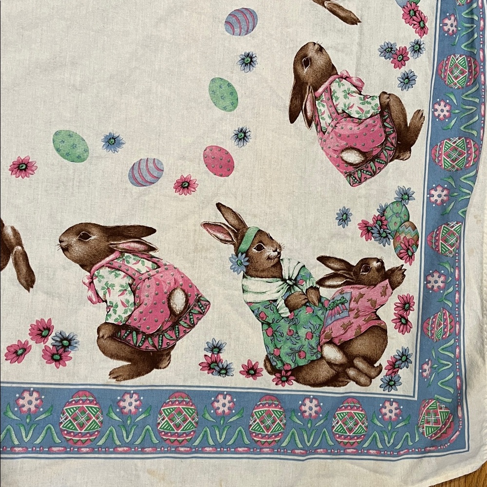 Vtg Wilton Court EASTER BUNNIES & EGGS 60 x 98.5” Spring Tablecloth Cotton *READ